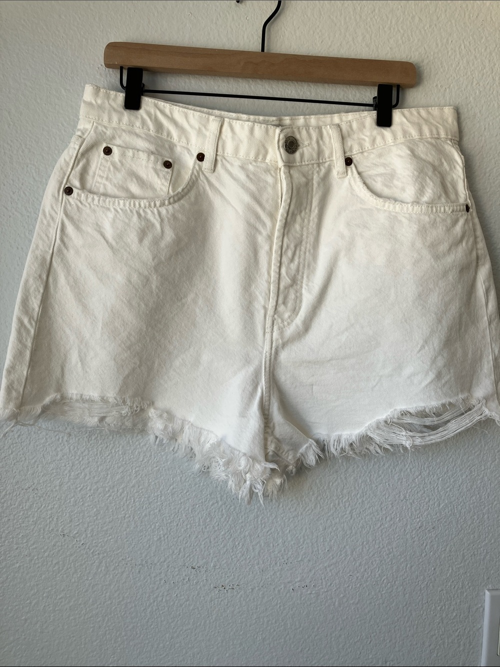 Zara White Denim Frayed Hem Women's Shorts Size 14